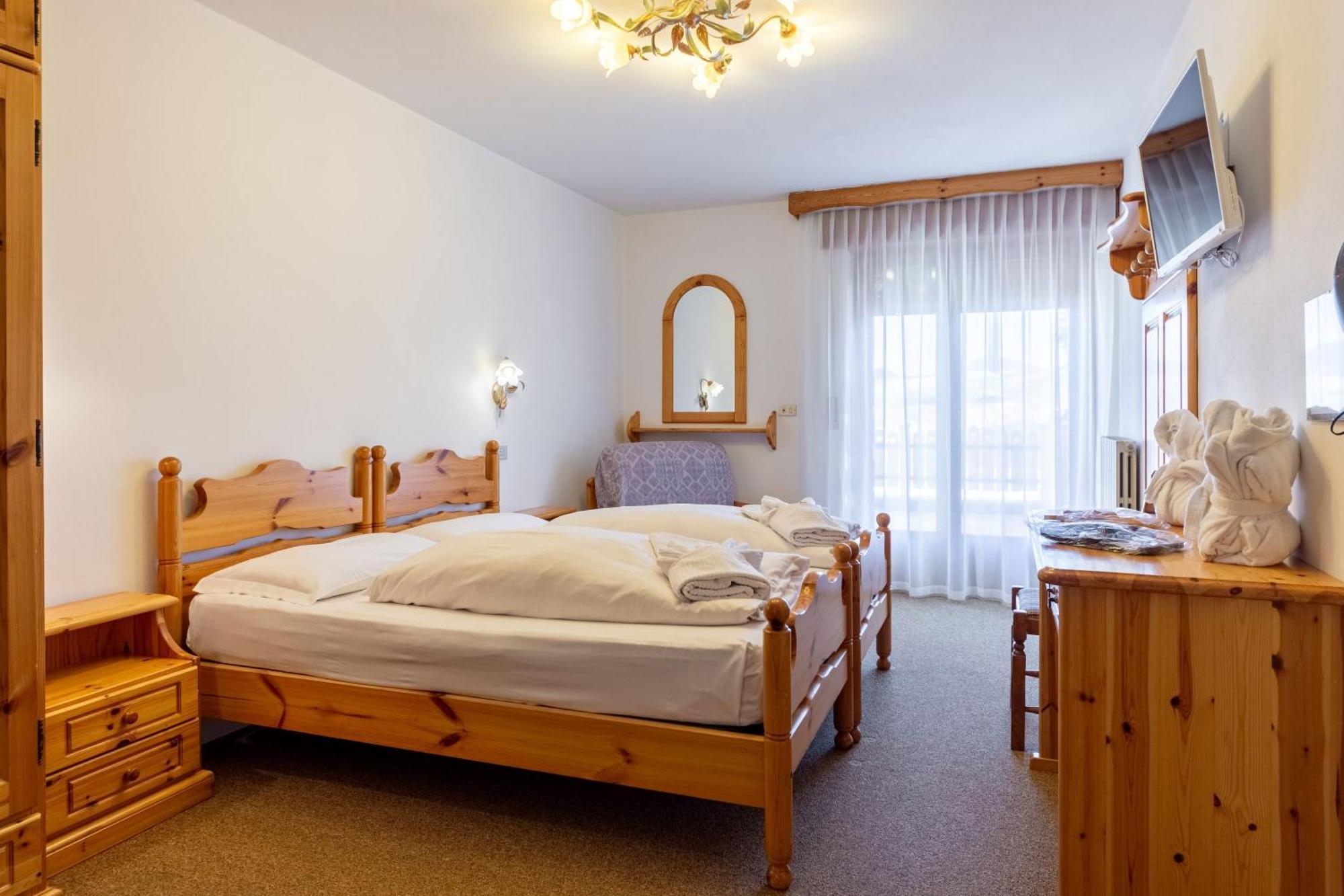 פאסו סן פלגרינו Hotel Arnika Wellness מראה חיצוני תמונה
