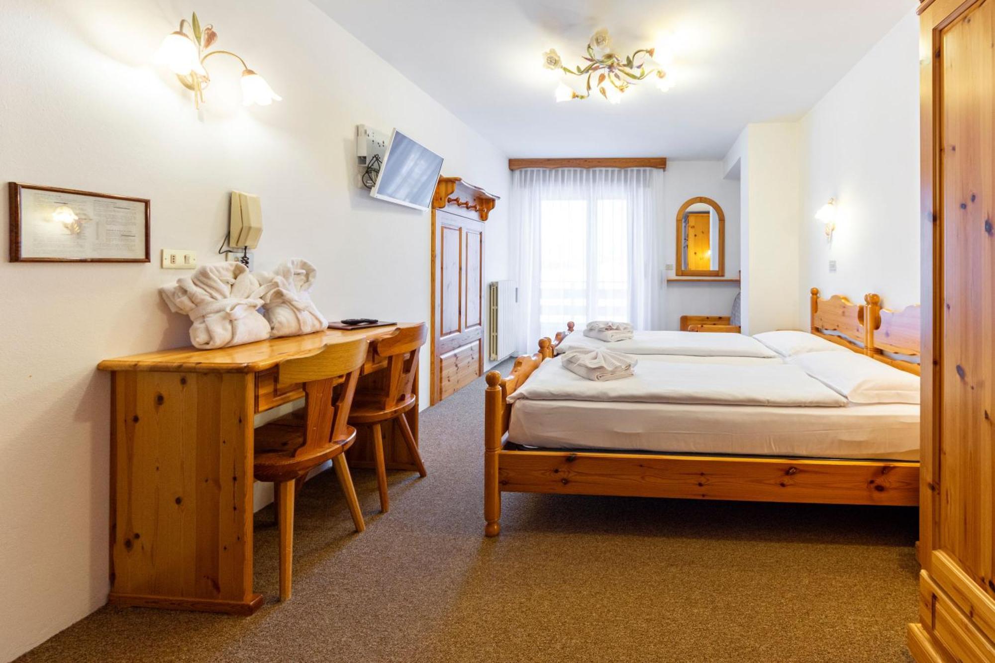 פאסו סן פלגרינו Hotel Arnika Wellness מראה חיצוני תמונה